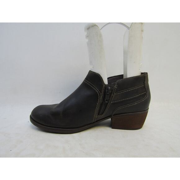 Clarks Womens Sz 7 M Brown Leather Zip Ankle Fashion Boots Bootie - Picture 2 of 11